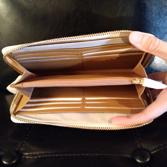 Coach Wallet - Picture 4 of 5